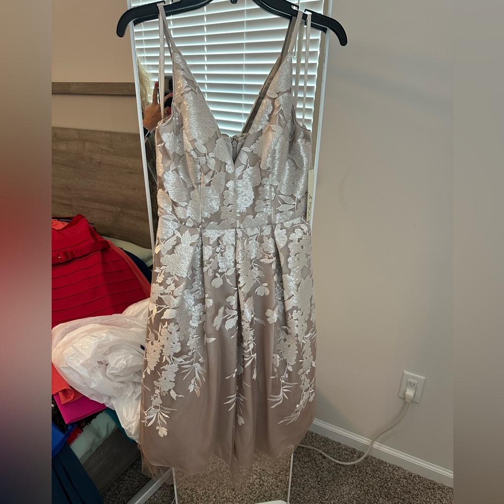 Eliza J Tea-length dress